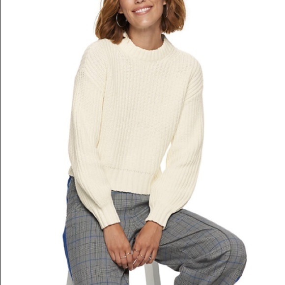 POPSUGAR XL crewneck crop cut long sleeve sweater color is called prist… - Picture 4 of 9